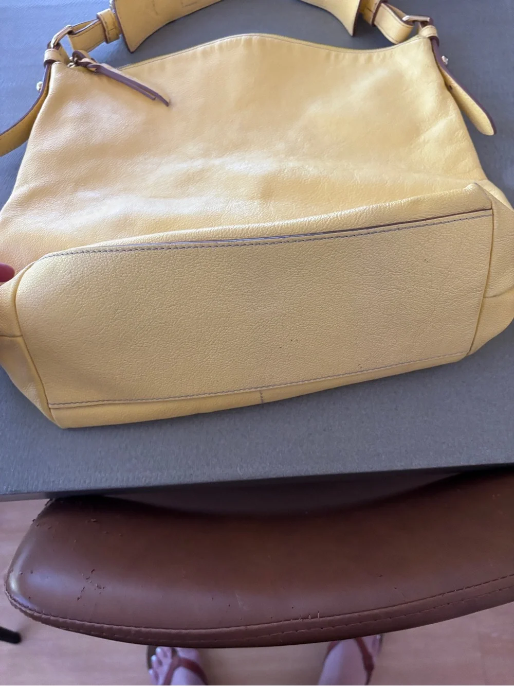 Dooney & Bourke Dillen Yellow Leather Zipper Pocket hobo Shoulder Bag Like New